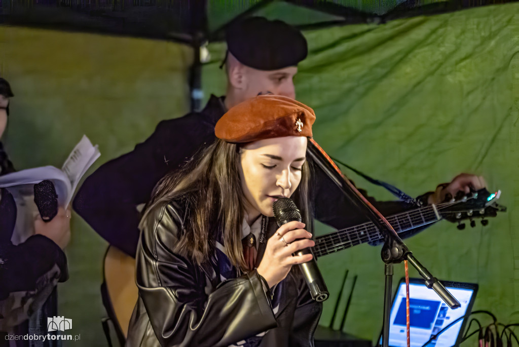 Przekazanie Światła Betlejemskiego w Toruniu