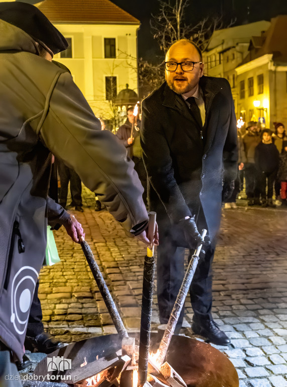 Przekazanie Światła Betlejemskiego w Toruniu