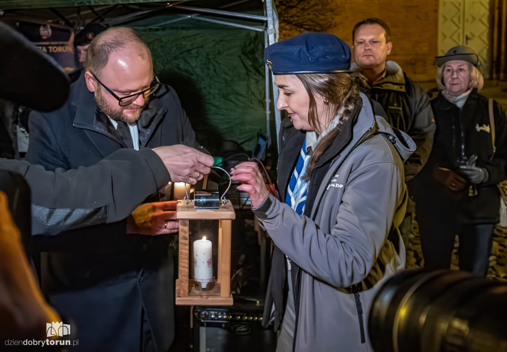 Przekazanie Światła Betlejemskiego w Toruniu