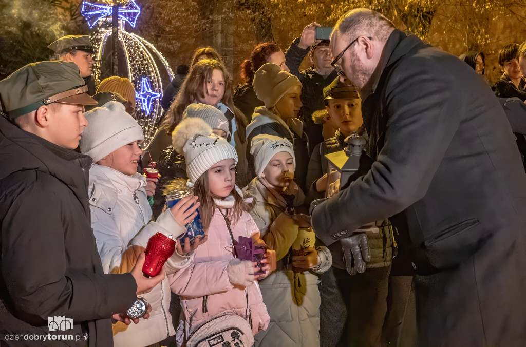 Przekazanie Światła Betlejemskiego w Toruniu