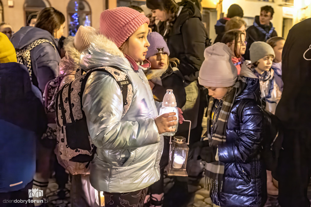 Przekazanie Światła Betlejemskiego w Toruniu