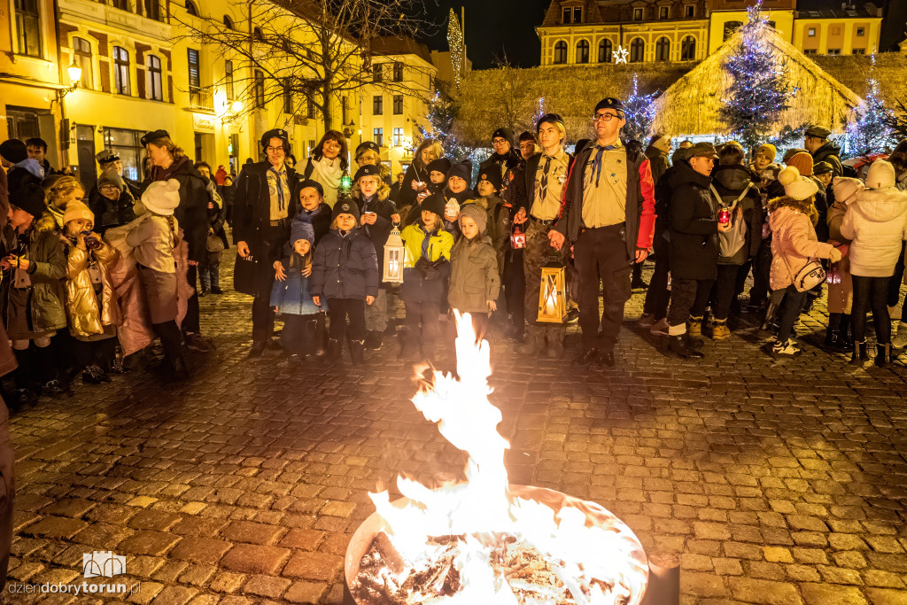 Przekazanie Światła Betlejemskiego w Toruniu