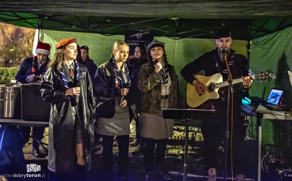 Przekazanie Światła Betlejemskiego w Toruniu