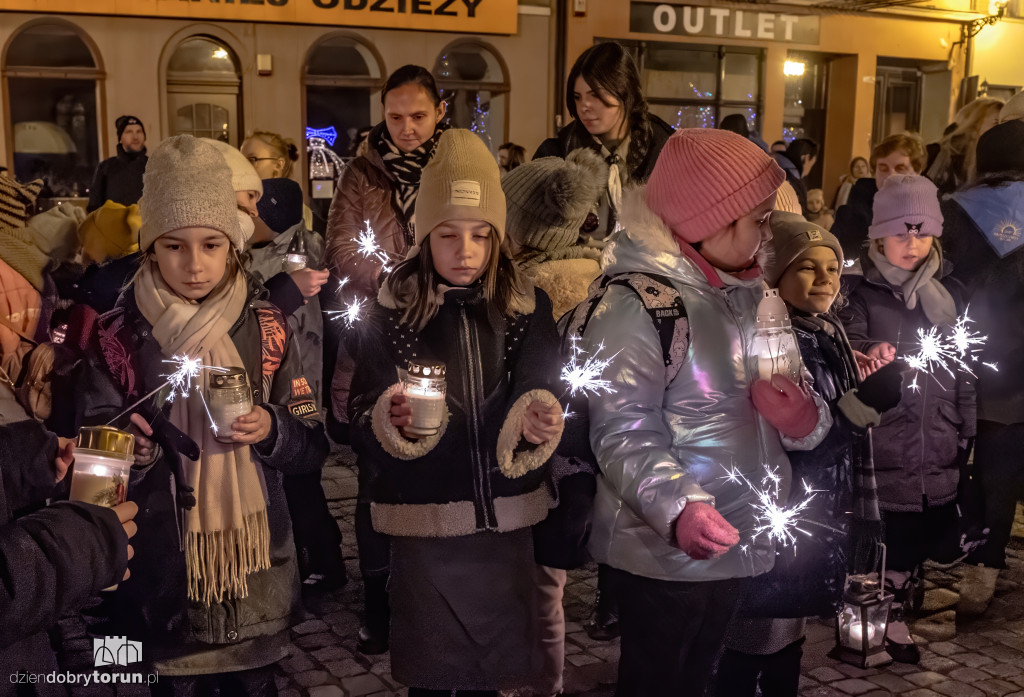 Przekazanie Światła Betlejemskiego w Toruniu