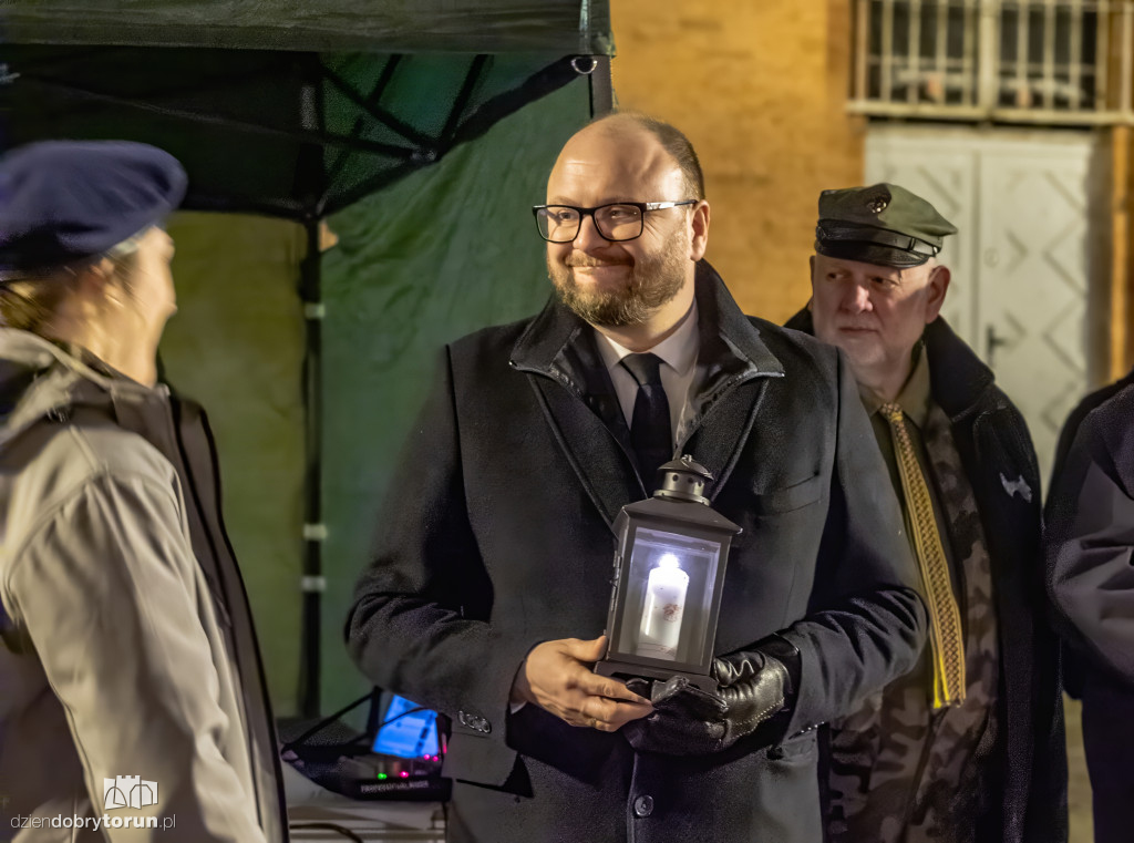 Przekazanie Światła Betlejemskiego w Toruniu