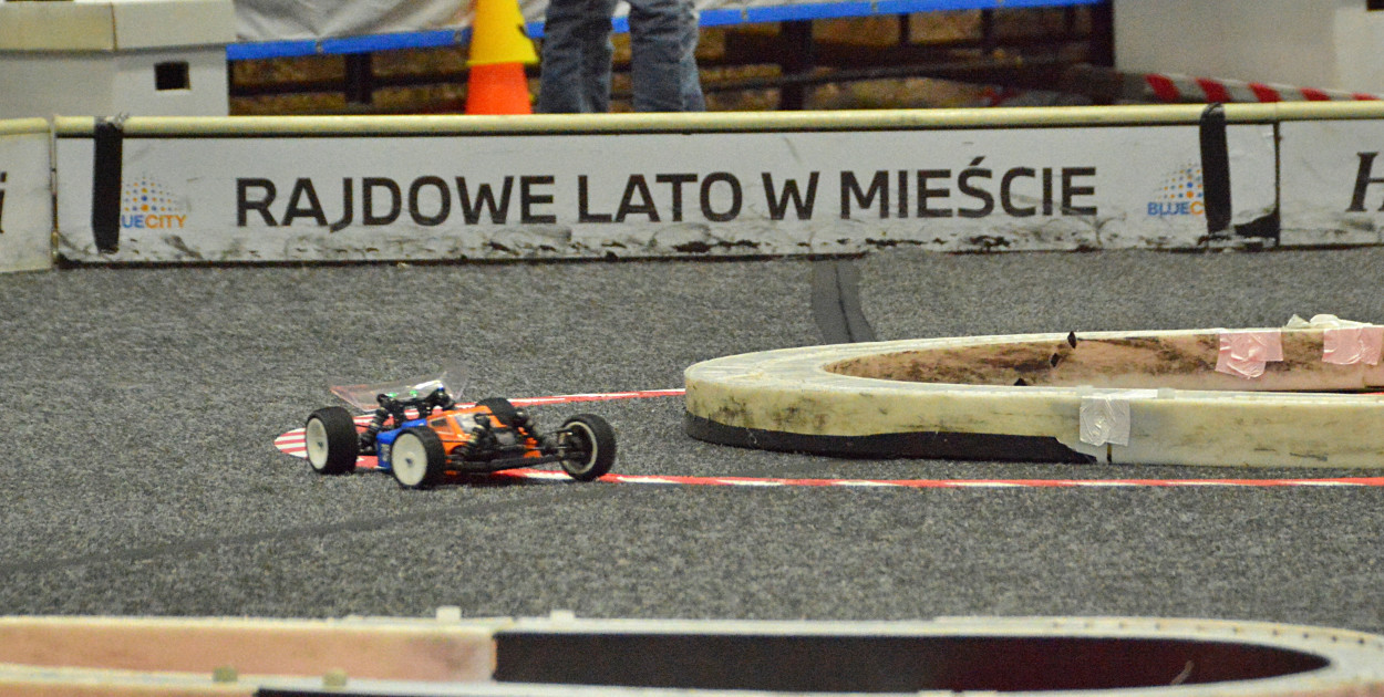 Halowe Mistrzostwa Polski OFF ROAD modeli RC