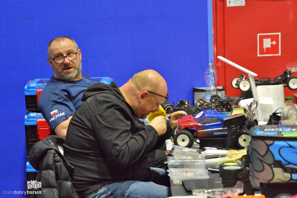 Halowe Mistrzostwa Polski OFF ROAD modeli RC