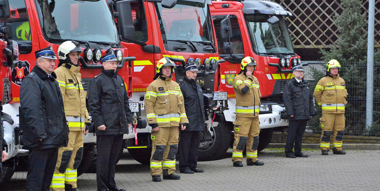 Strażacy ochotnicy odebrali nowe pojazdy
