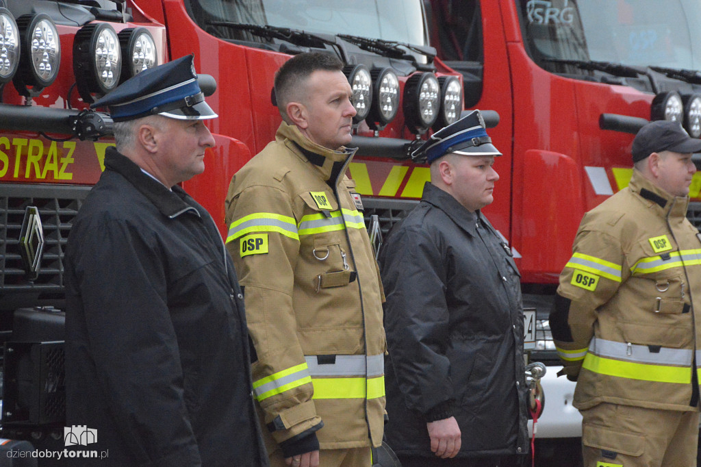 Strażacy ochotnicy odebrali nowe pojazdy