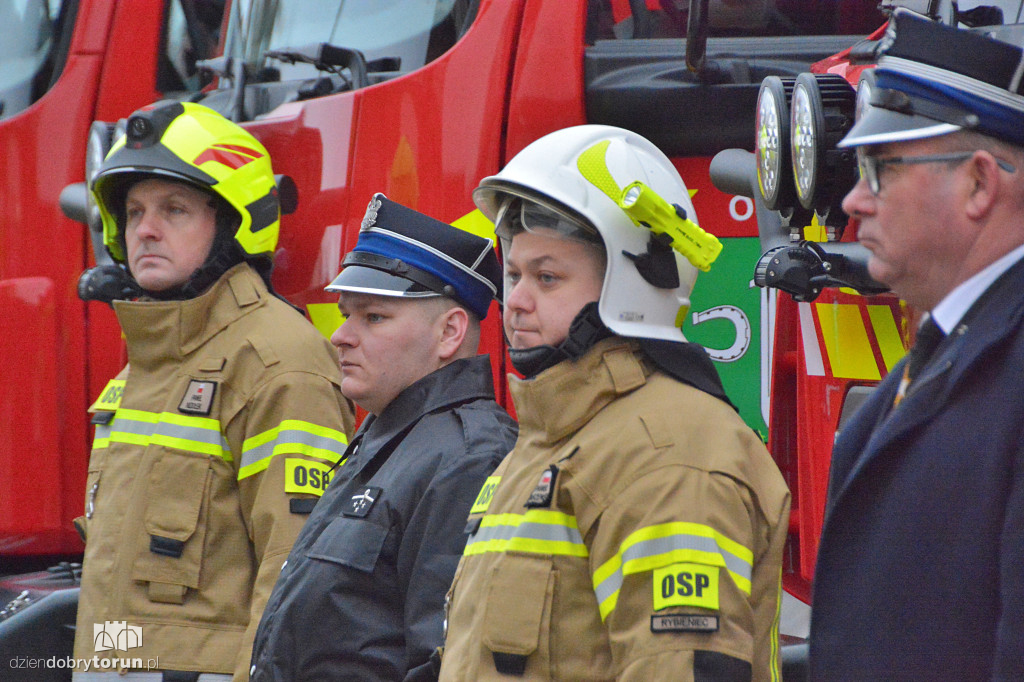Strażacy ochotnicy odebrali nowe pojazdy