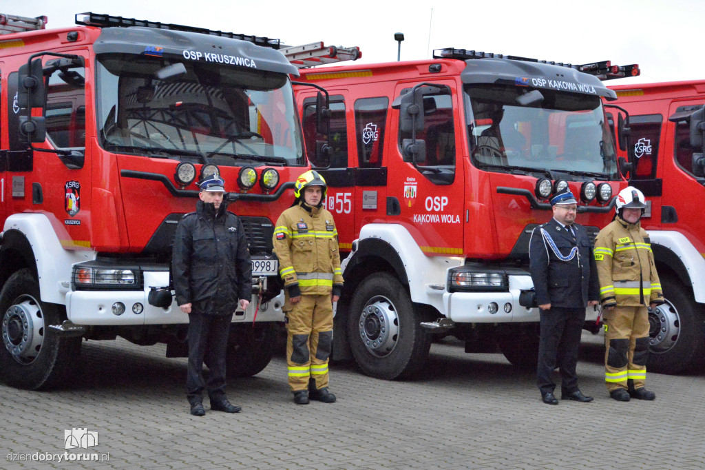 Strażacy ochotnicy odebrali nowe pojazdy
