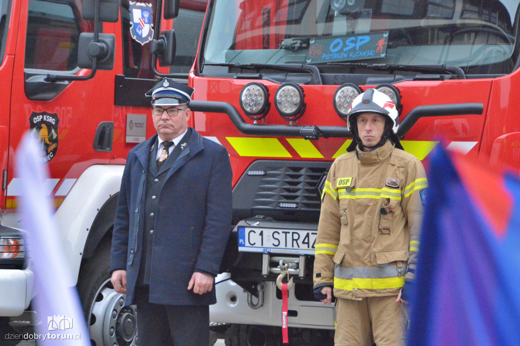 Strażacy ochotnicy odebrali nowe pojazdy