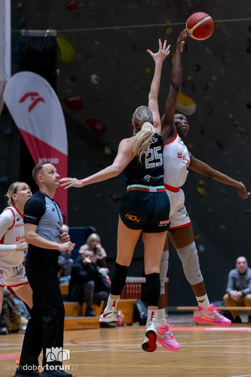 Energa Toruń 69 : 83 MG Zagłębie Sosnowiec