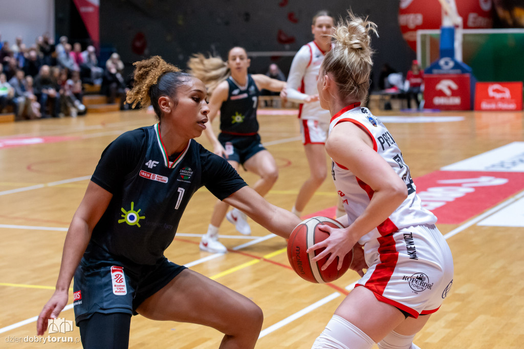 Energa Toruń 69 : 83 MG Zagłębie Sosnowiec