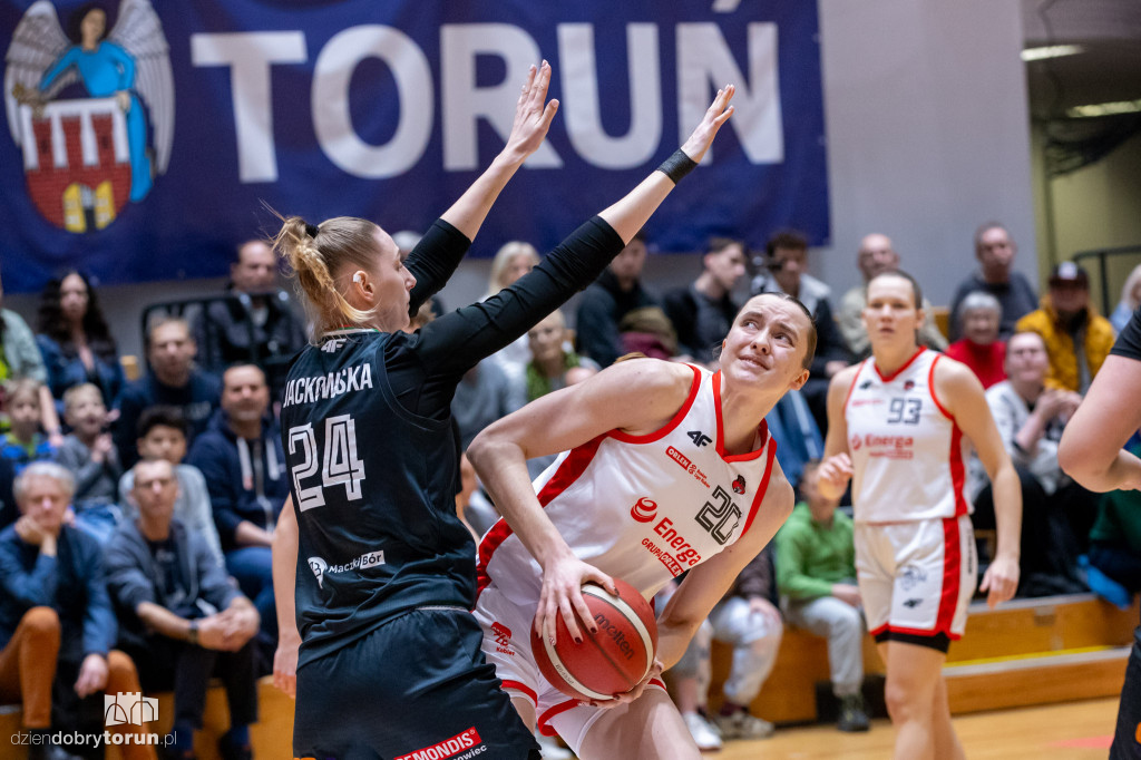 Energa Toruń 69 : 83 MG Zagłębie Sosnowiec
