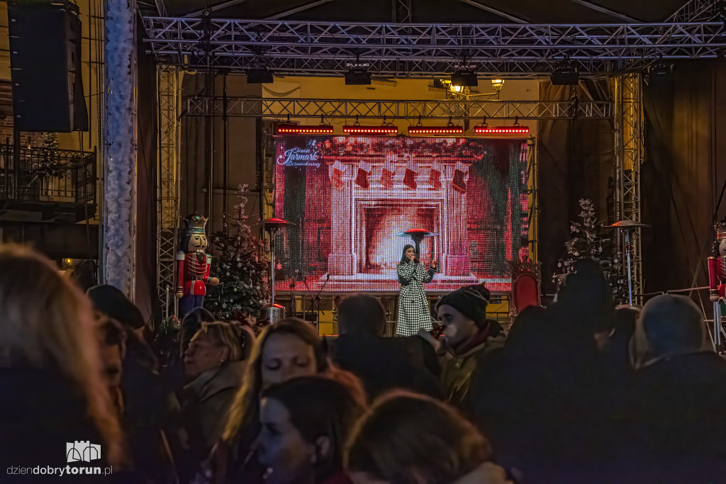 Koncert Sary Pach na Jarmarku Bożonarodzeniowym
