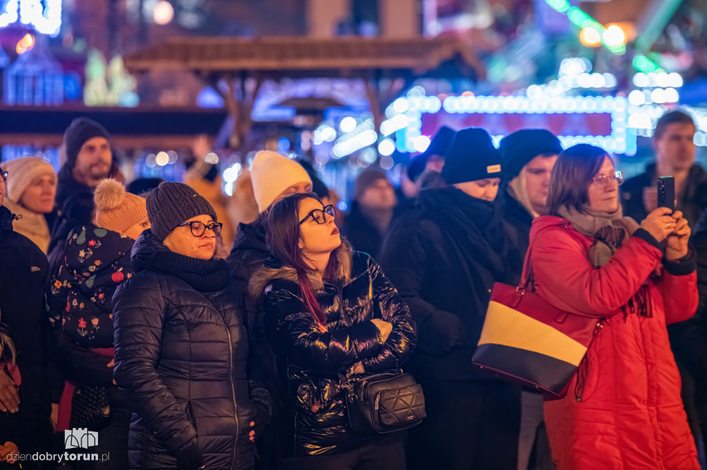 Koncert Sary Pach na Jarmarku Bożonarodzeniowym
