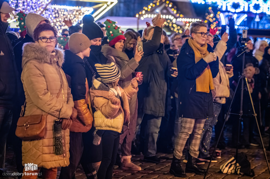 Koncert Sary Pach na Jarmarku Bożonarodzeniowym