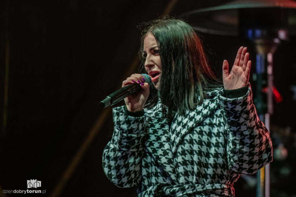 Koncert Sary Pach na Jarmarku Bożonarodzeniowym