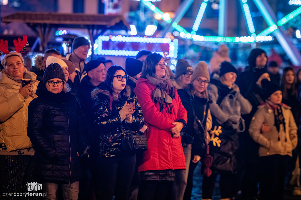 Koncert Sary Pach na Jarmarku Bożonarodzeniowym