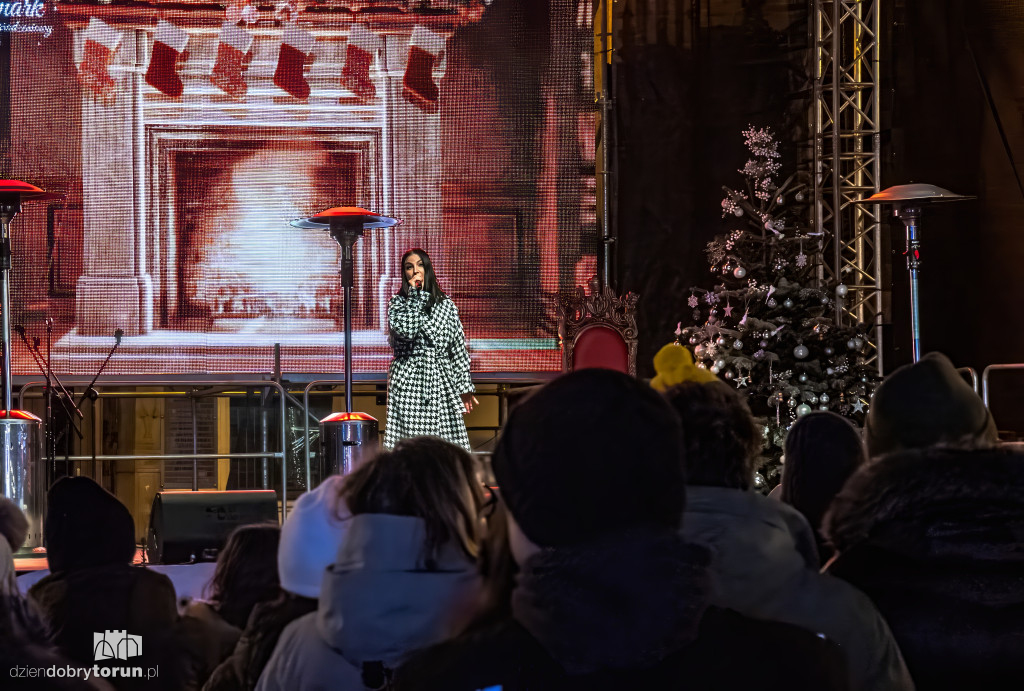 Koncert Sary Pach na Jarmarku Bożonarodzeniowym