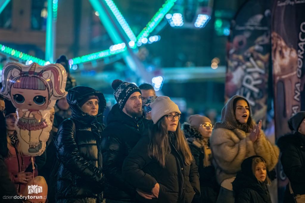 Koncert Sary Pach na Jarmarku Bożonarodzeniowym