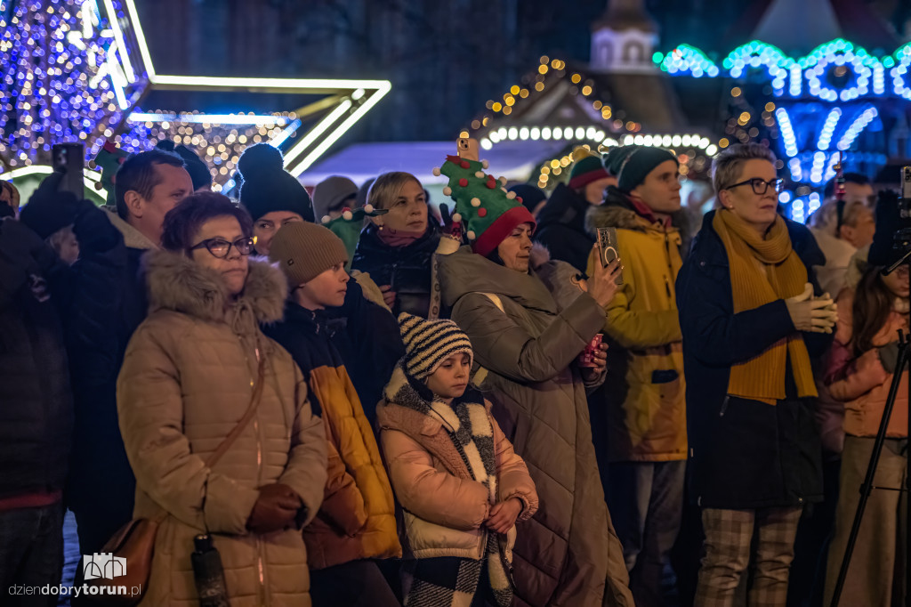 Koncert Sary Pach na Jarmarku Bożonarodzeniowym