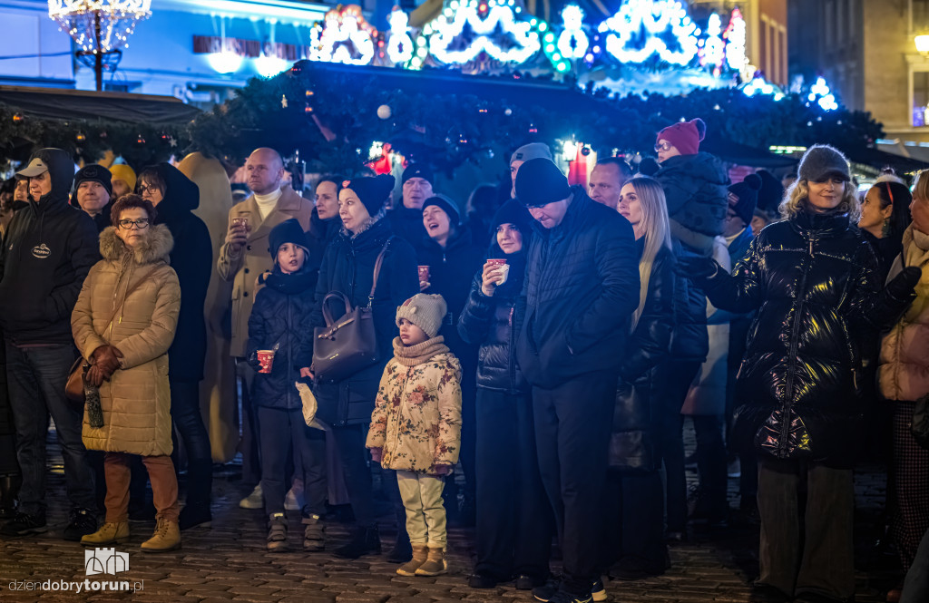 Koncert Sary Pach na Jarmarku Bożonarodzeniowym