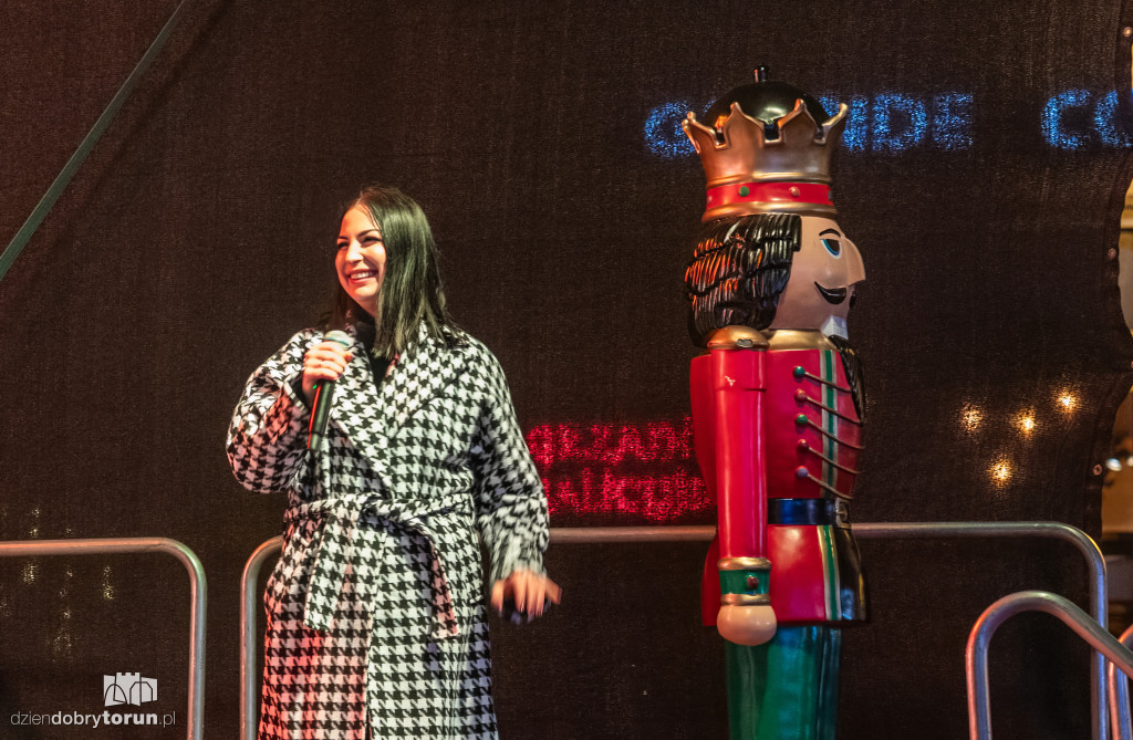 Koncert Sary Pach na Jarmarku Bożonarodzeniowym