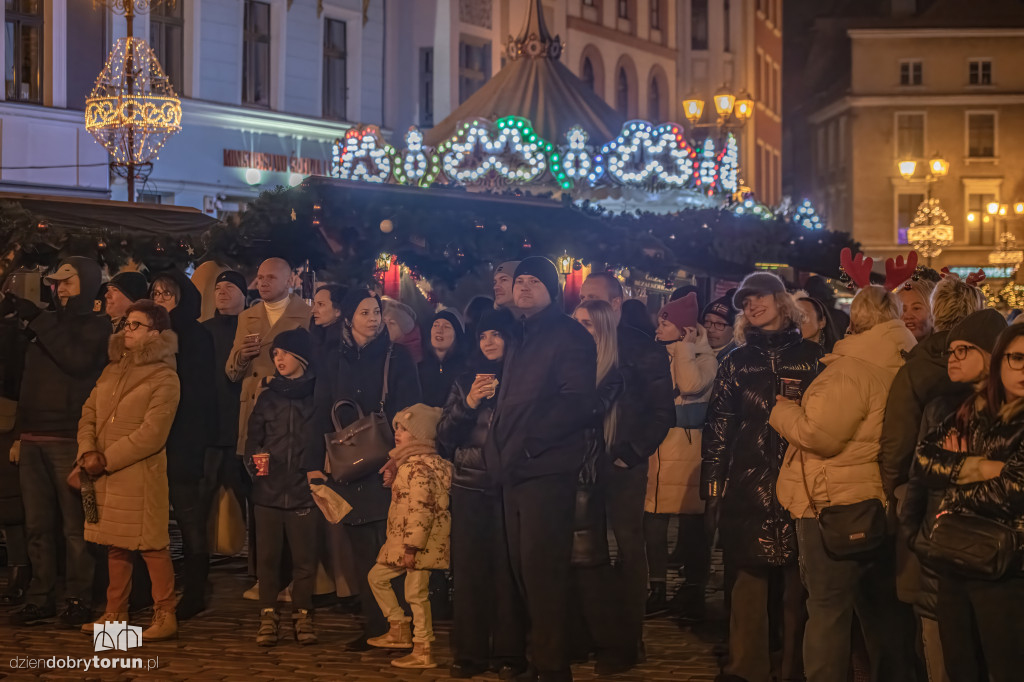 Koncert Sary Pach na Jarmarku Bożonarodzeniowym