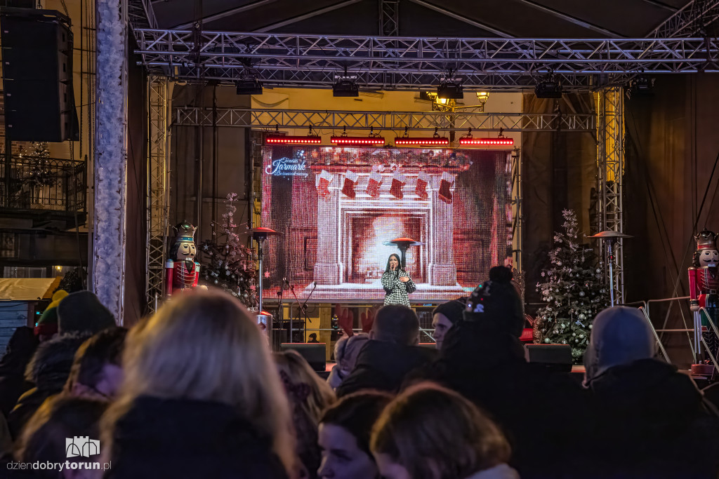 Koncert Sary Pach na Jarmarku Bożonarodzeniowym