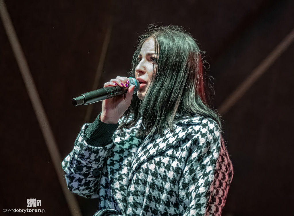 Koncert Sary Pach na Jarmarku Bożonarodzeniowym