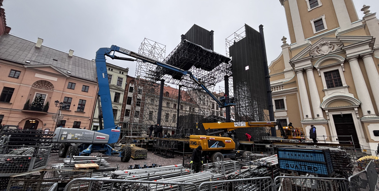 Sylwestrowa scena już prawie gotowa!