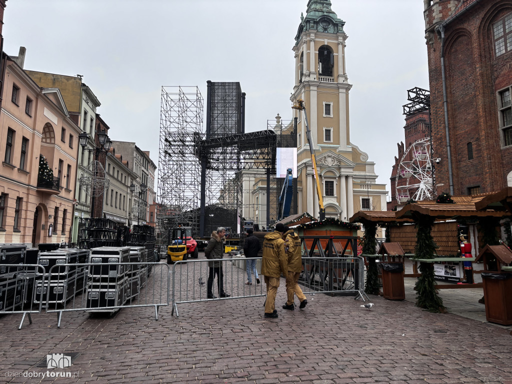 Sylwestrowa scena już prawie gotowa!