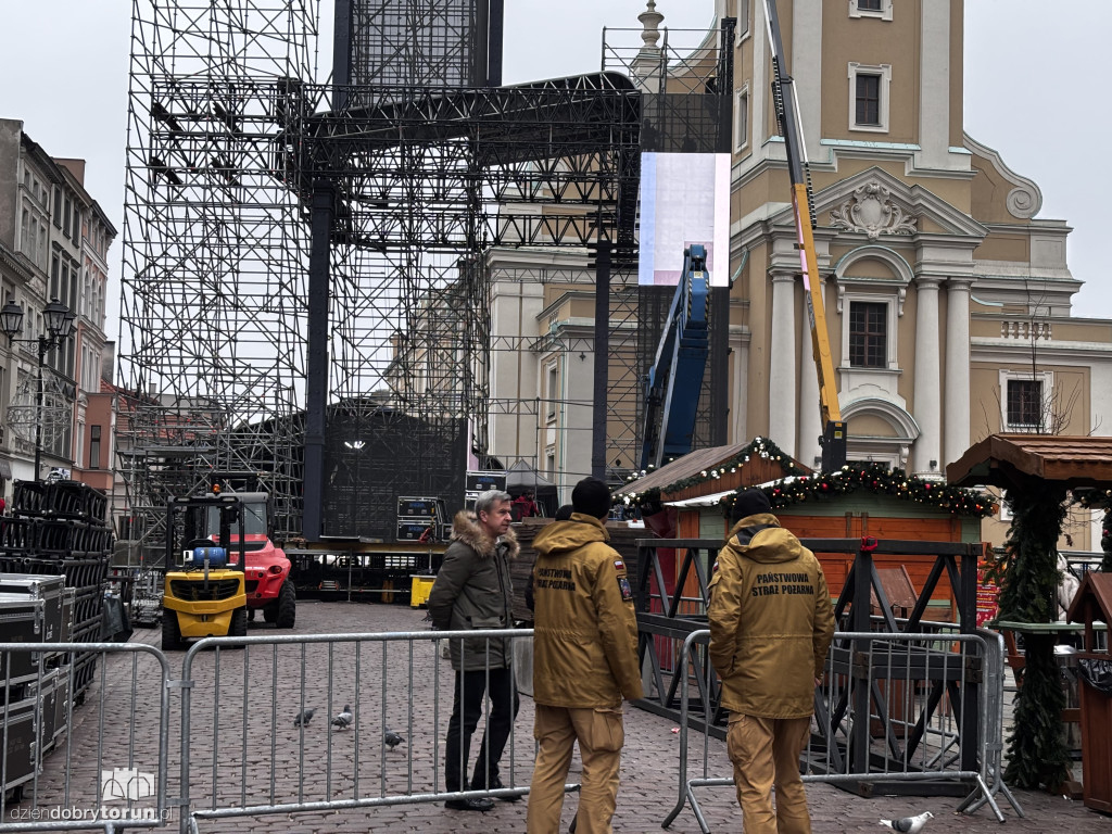 Sylwestrowa scena już prawie gotowa!
