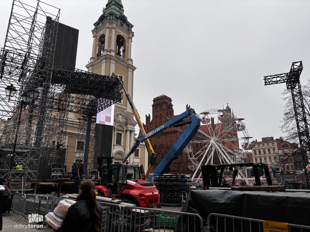 Sylwestrowa scena już prawie gotowa!