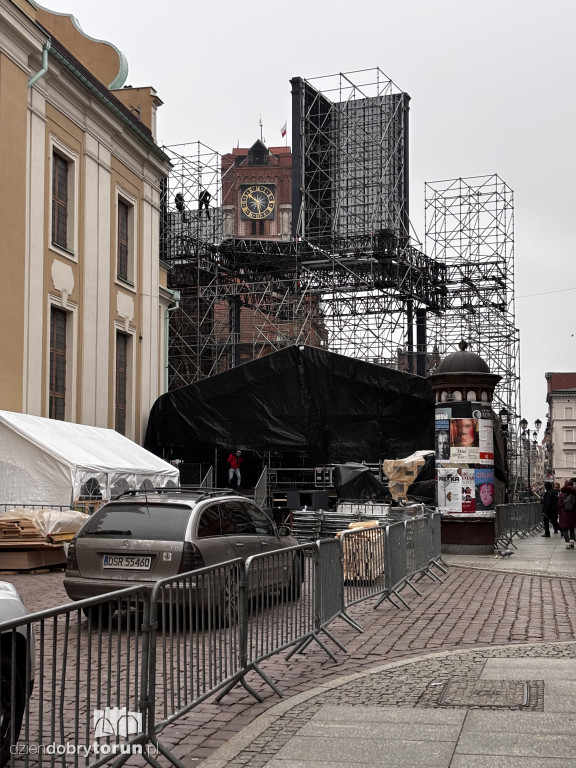 Sylwestrowa scena już prawie gotowa!