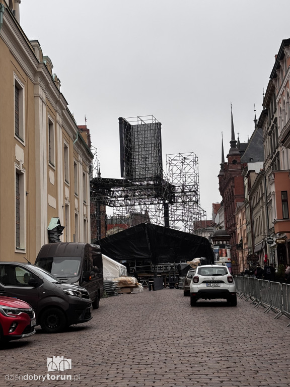 Sylwestrowa scena już prawie gotowa!