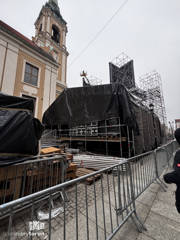 Sylwestrowa scena już prawie gotowa!