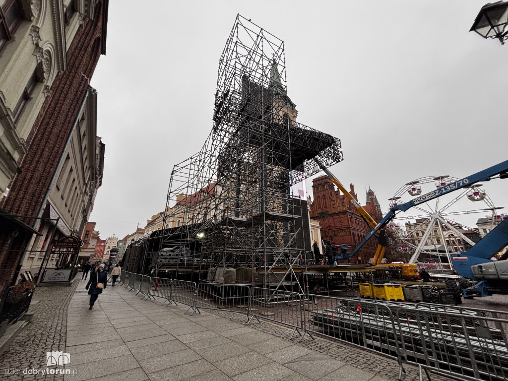 Sylwestrowa scena już prawie gotowa!