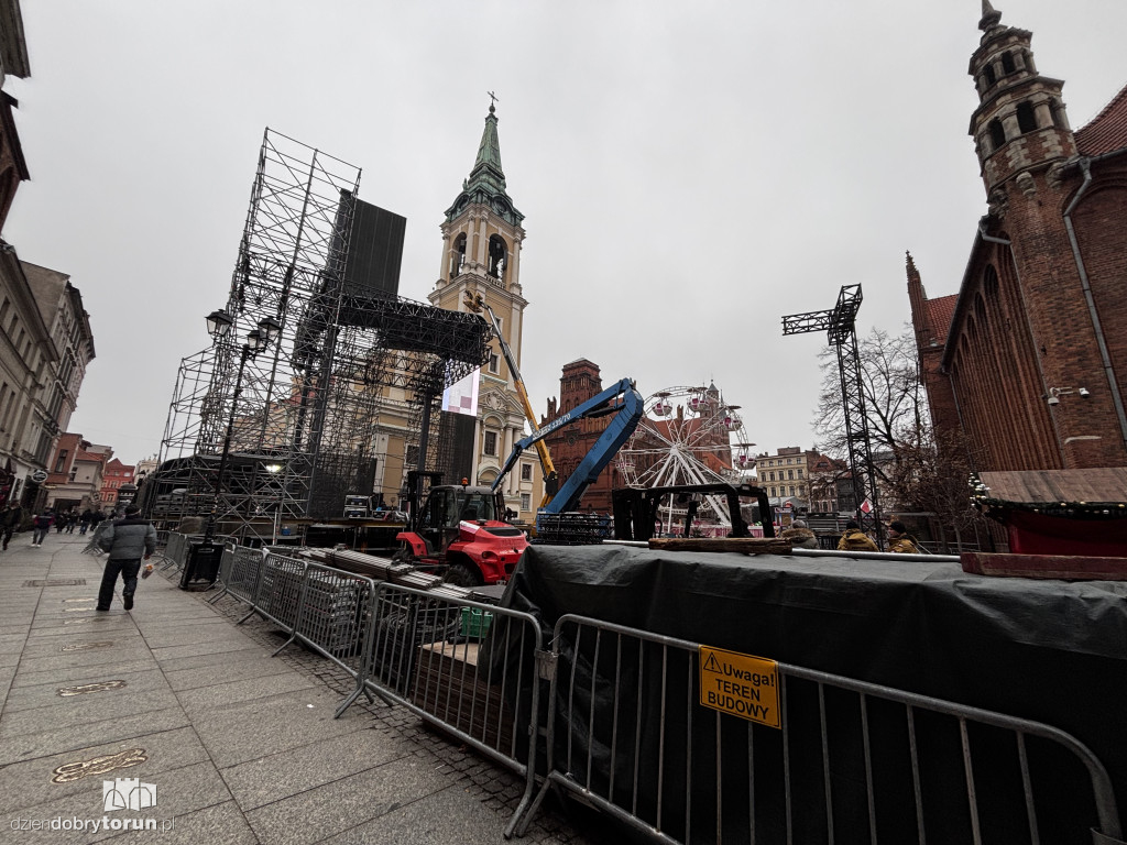 Sylwestrowa scena już prawie gotowa!