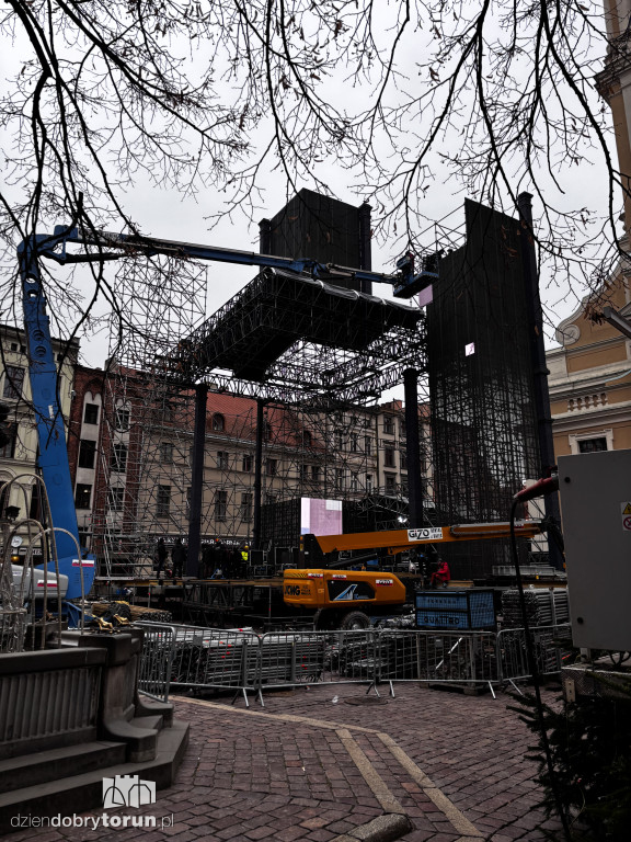 Sylwestrowa scena już prawie gotowa!