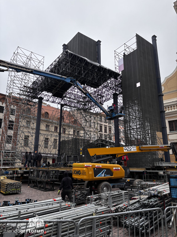 Sylwestrowa scena już prawie gotowa!