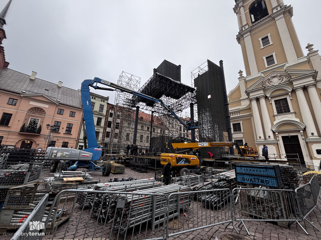 Sylwestrowa scena już prawie gotowa!