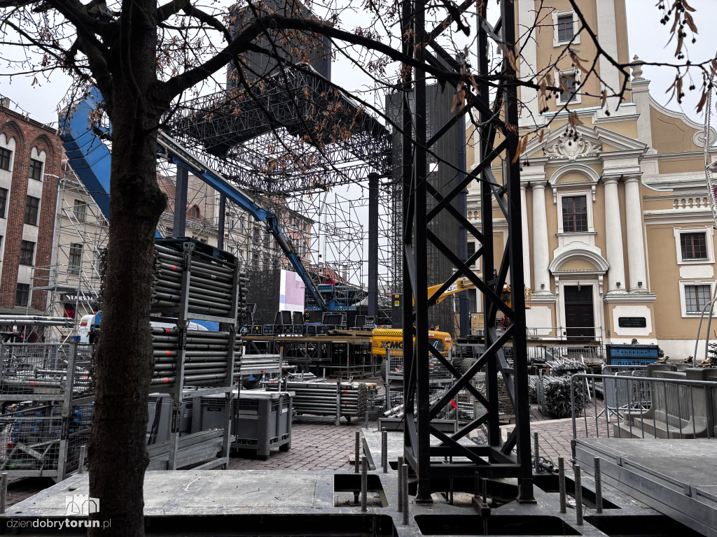 Sylwestrowa scena już prawie gotowa!