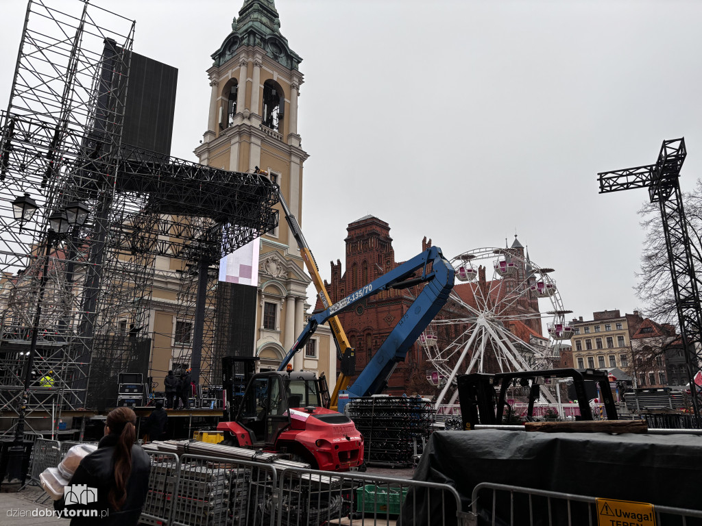 Sylwestrowa scena już prawie gotowa!