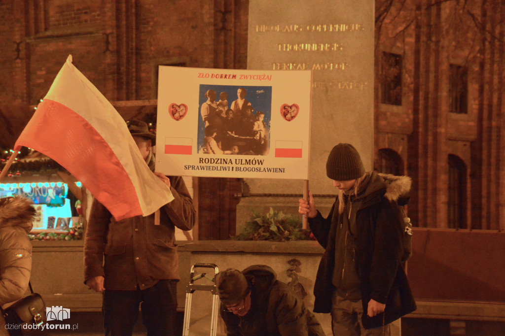 Publiczny Różaniec na toruńskiej starówce