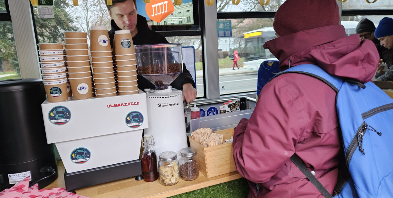 Kawiarnia w autobusie MZK