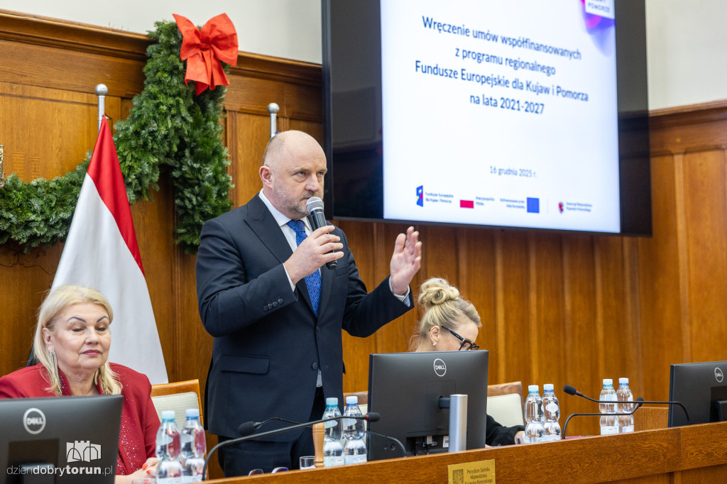 Wręczenie umów w ramach FEdKP