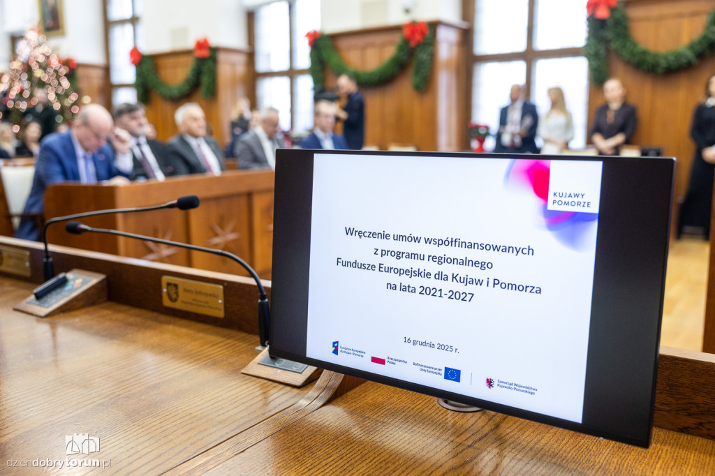 Wręczenie umów w ramach FEdKP